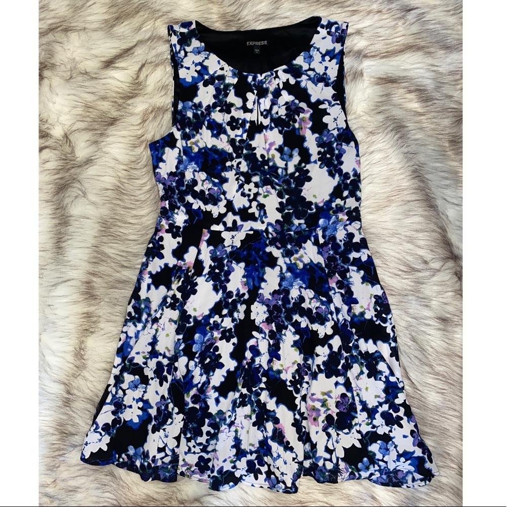 Express Floral Blouson Dress